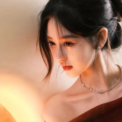 四月，她将到来。